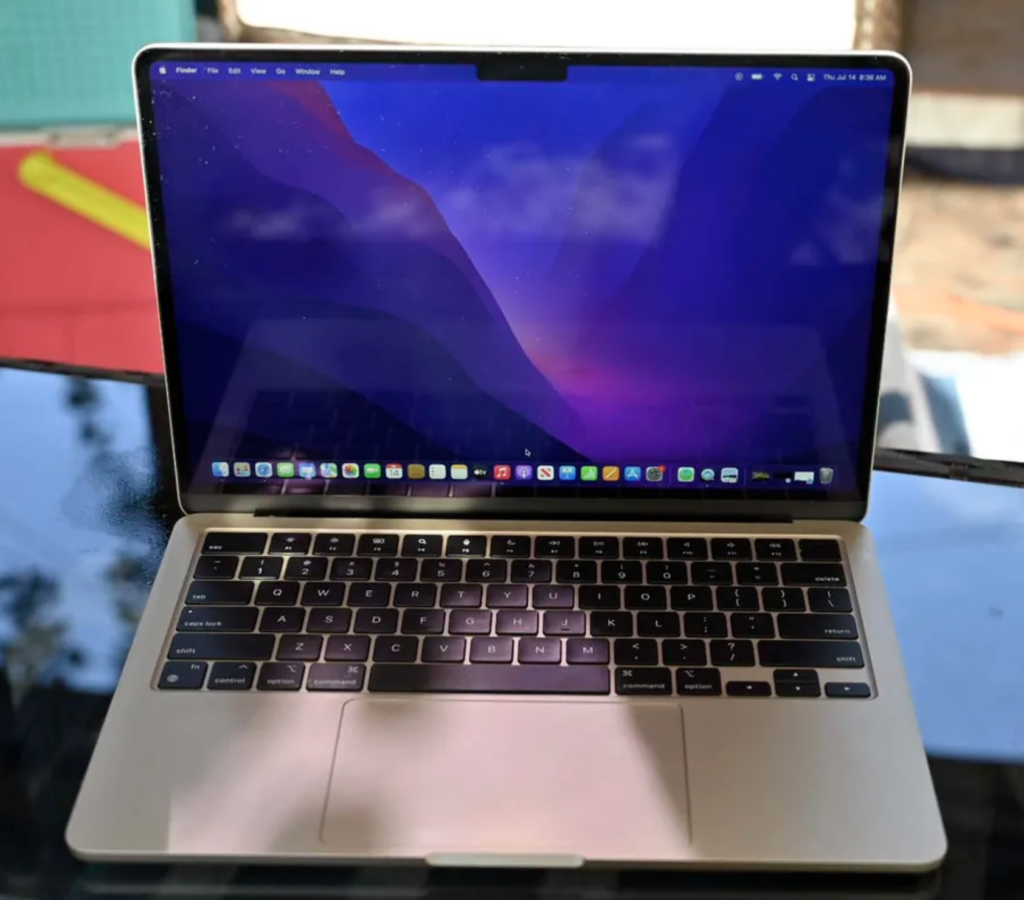 MacBook Air M2 (13-inch)